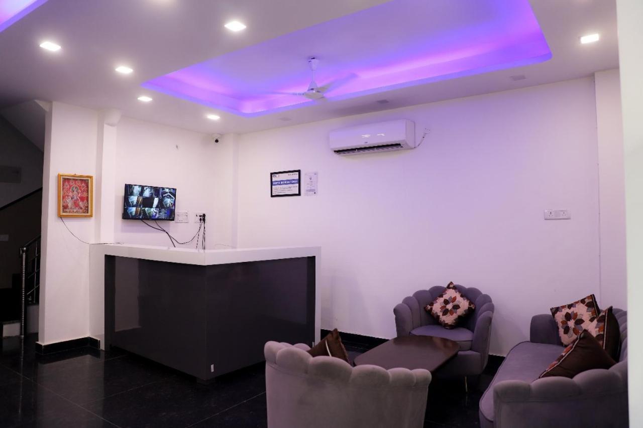 Surya International Bed and Breakfast Νέο Δελχί Εξωτερικό φωτογραφία