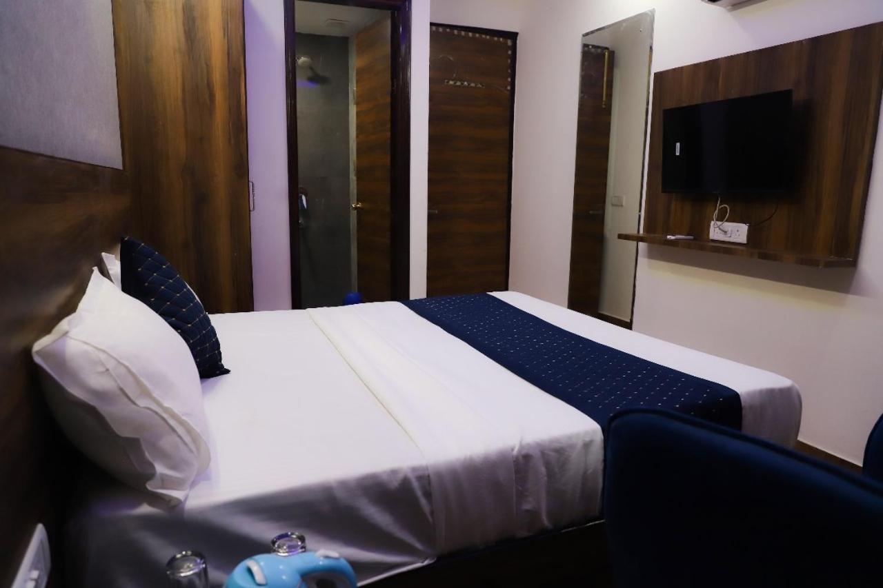 Surya International Bed and Breakfast Νέο Δελχί Εξωτερικό φωτογραφία