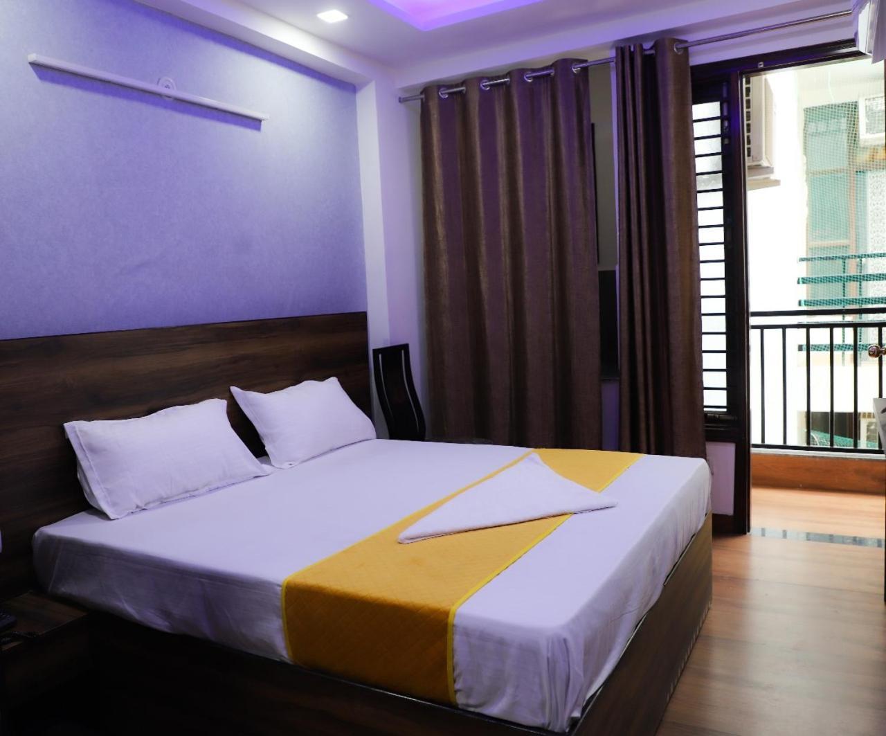 Surya International Bed and Breakfast Νέο Δελχί Εξωτερικό φωτογραφία