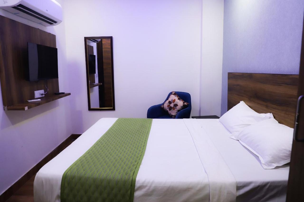 Surya International Bed and Breakfast Νέο Δελχί Εξωτερικό φωτογραφία