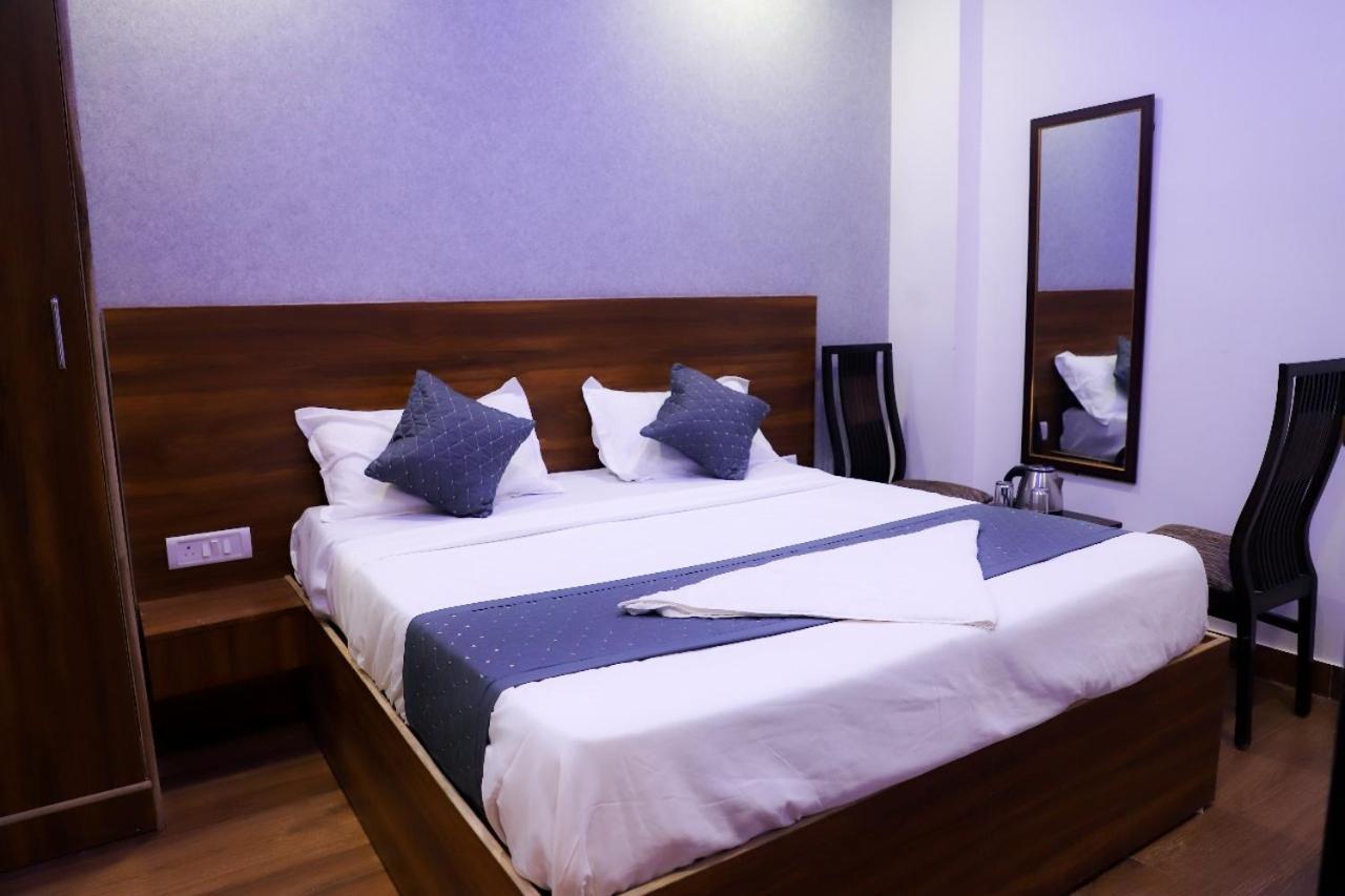 Surya International Bed and Breakfast Νέο Δελχί Εξωτερικό φωτογραφία