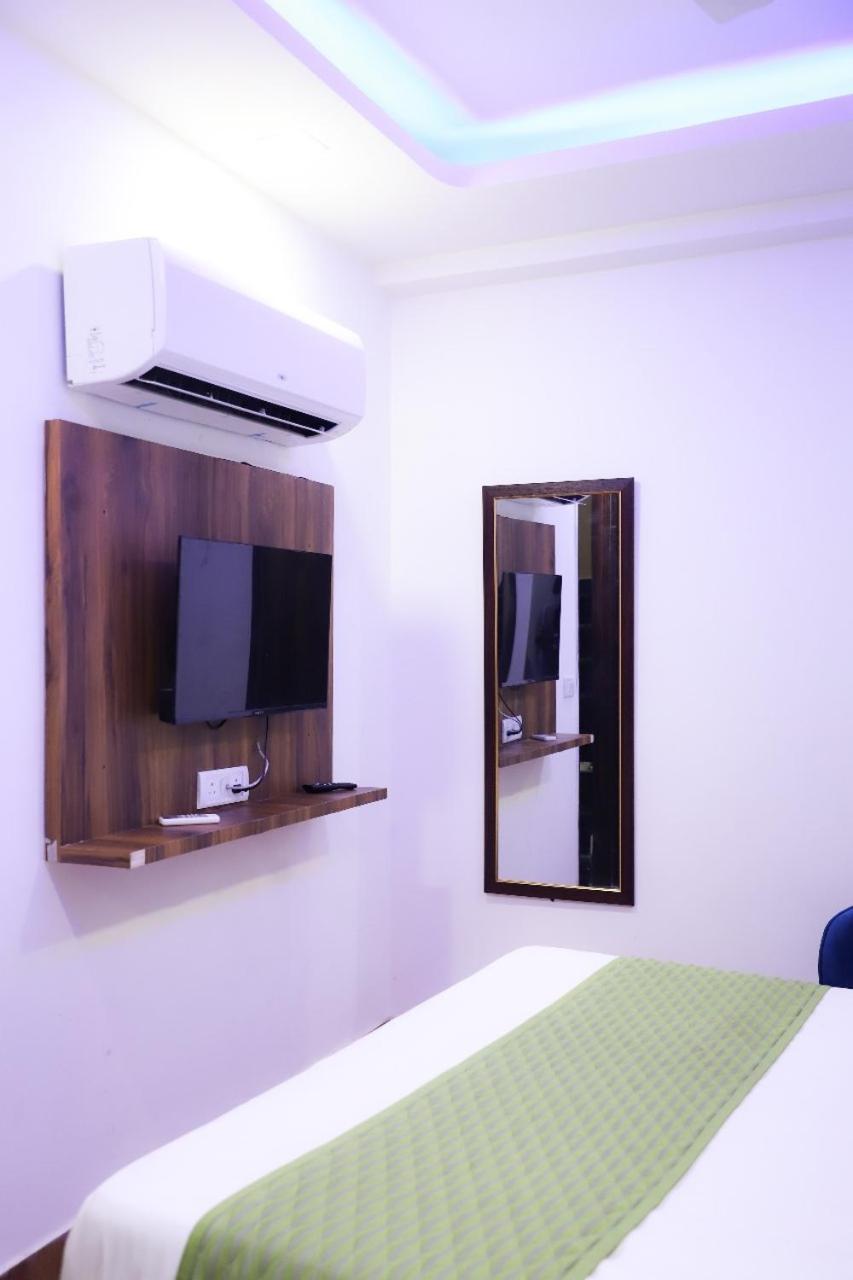Surya International Bed and Breakfast Νέο Δελχί Εξωτερικό φωτογραφία