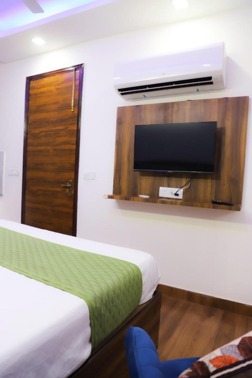 Surya International Bed and Breakfast Νέο Δελχί Εξωτερικό φωτογραφία
