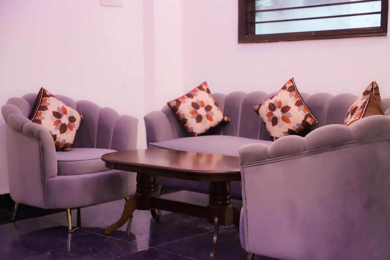 Surya International Bed and Breakfast Νέο Δελχί Εξωτερικό φωτογραφία