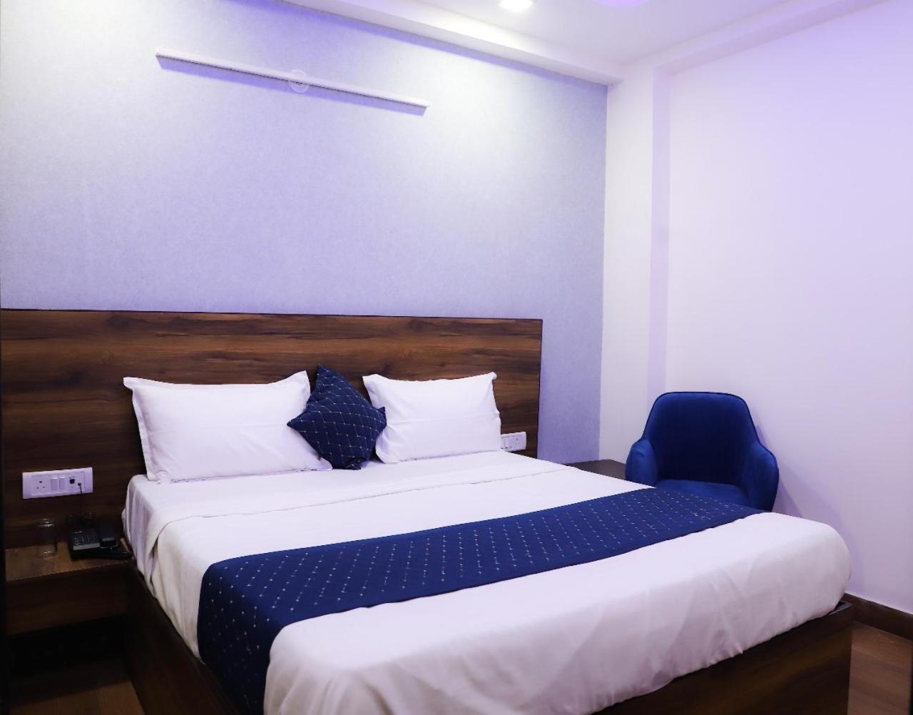 Surya International Bed and Breakfast Νέο Δελχί Εξωτερικό φωτογραφία