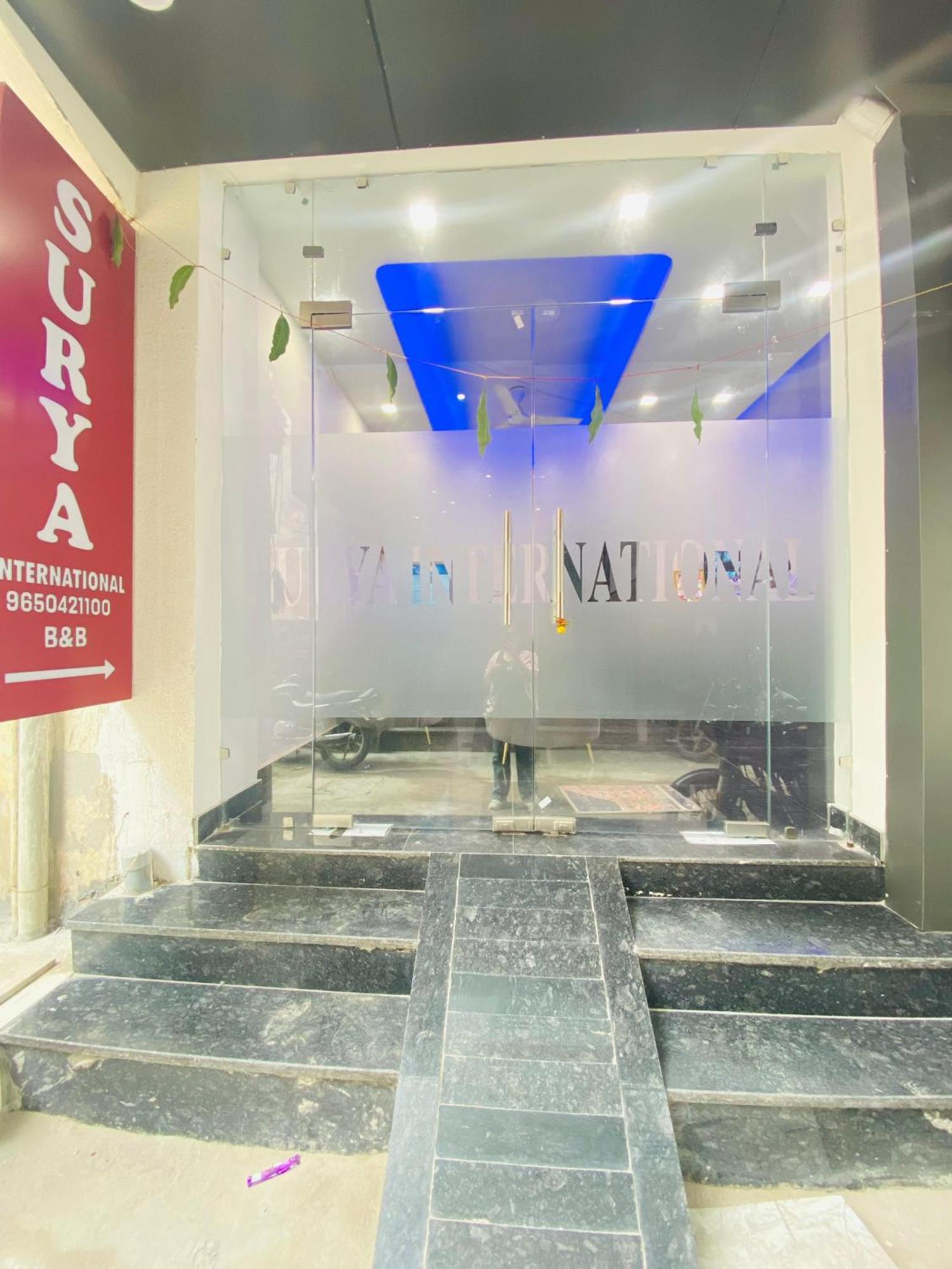 Surya International Bed and Breakfast Νέο Δελχί Εξωτερικό φωτογραφία