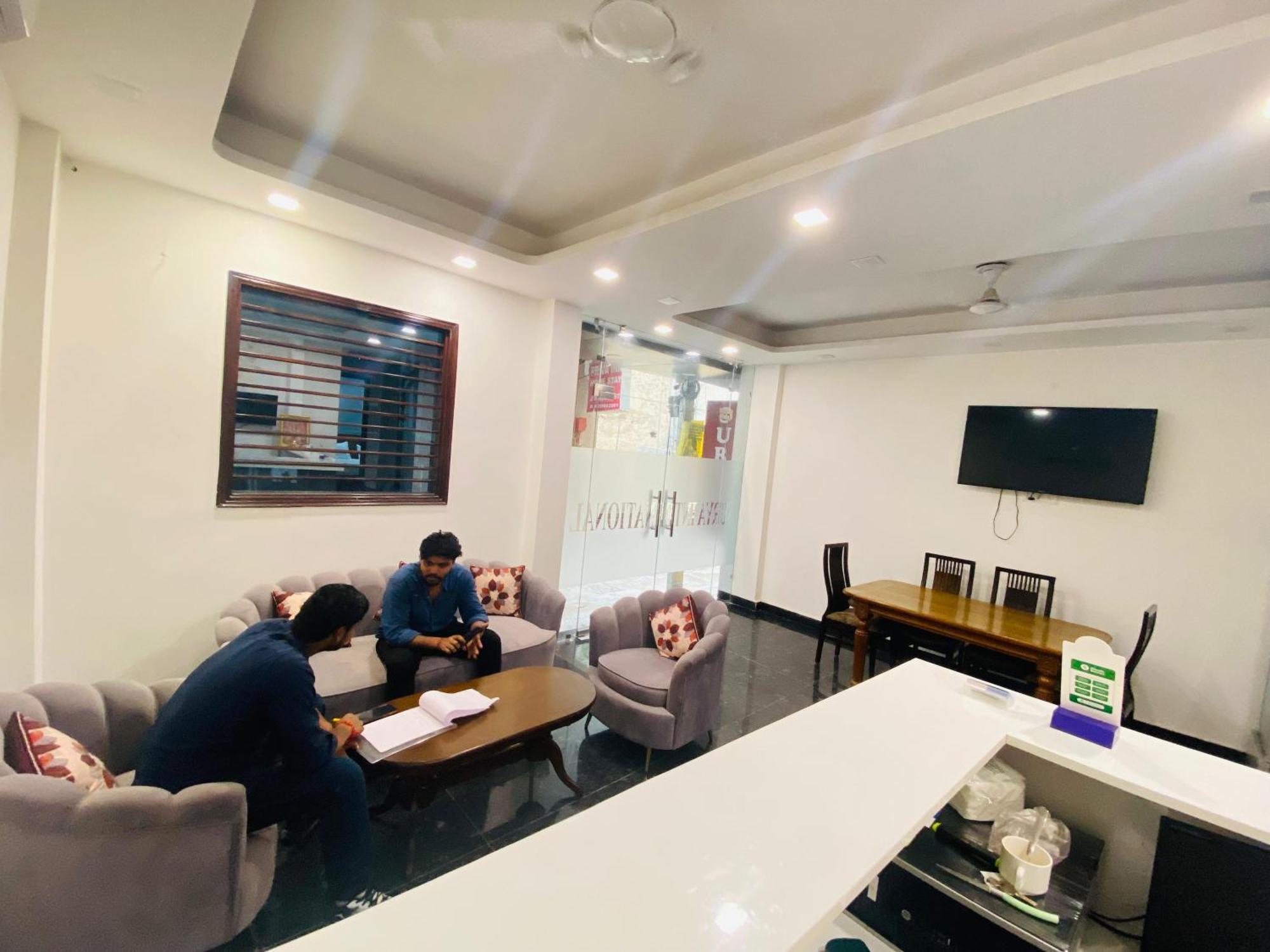 Surya International Bed and Breakfast Νέο Δελχί Εξωτερικό φωτογραφία