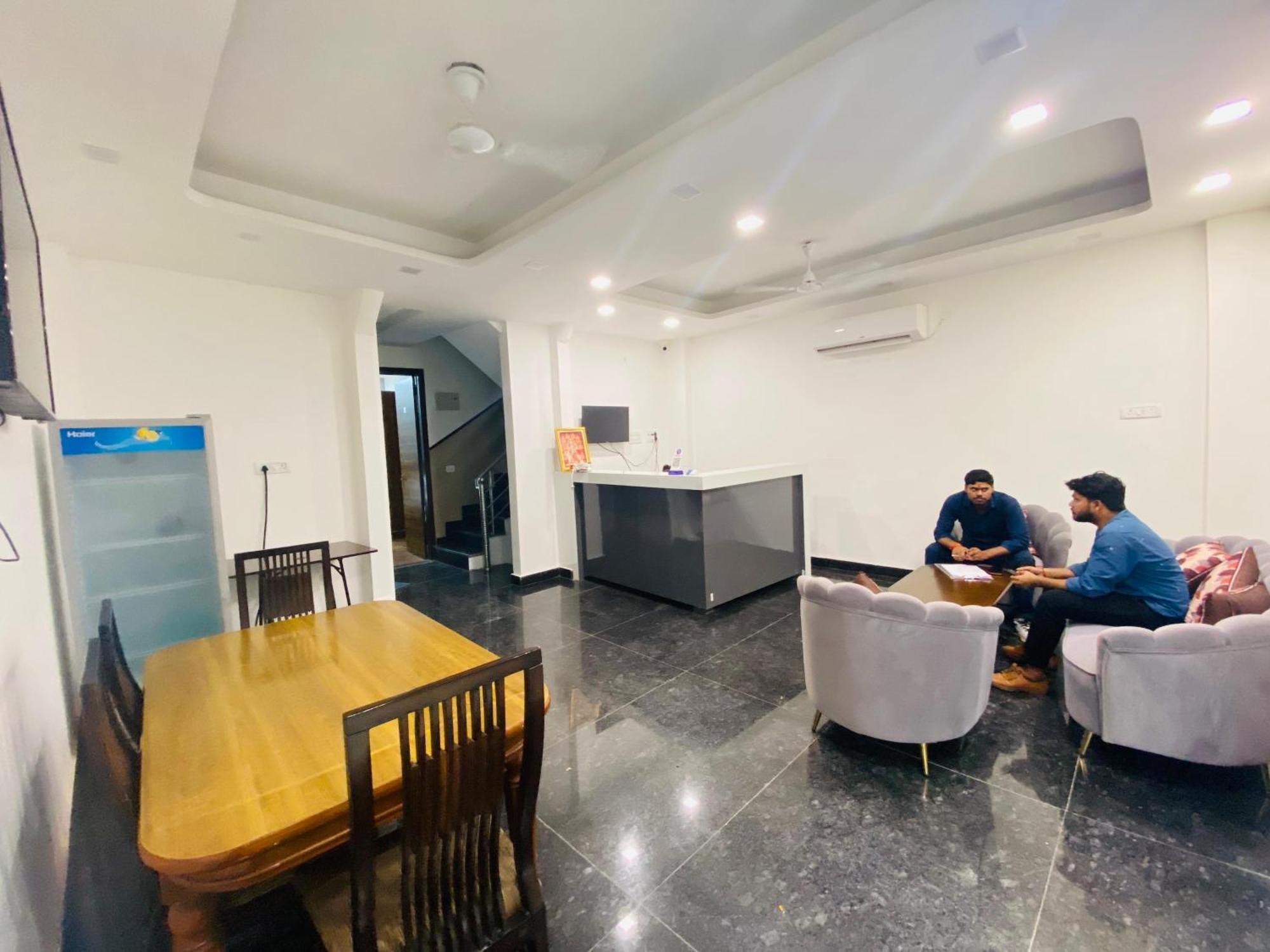 Surya International Bed and Breakfast Νέο Δελχί Εξωτερικό φωτογραφία