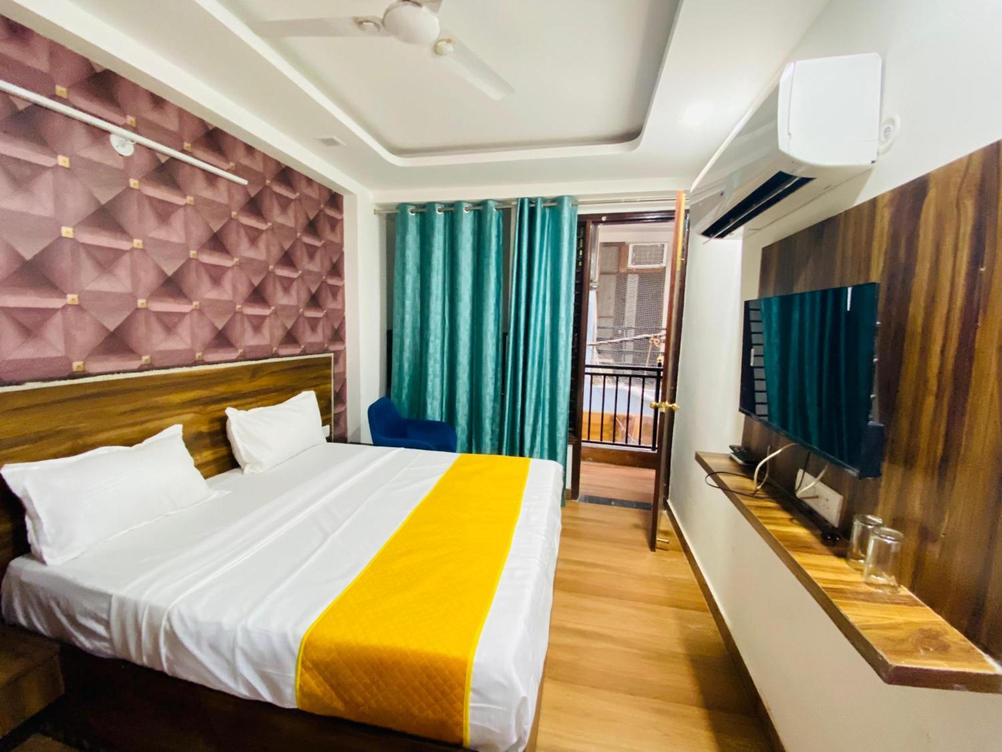 Surya International Bed and Breakfast Νέο Δελχί Εξωτερικό φωτογραφία