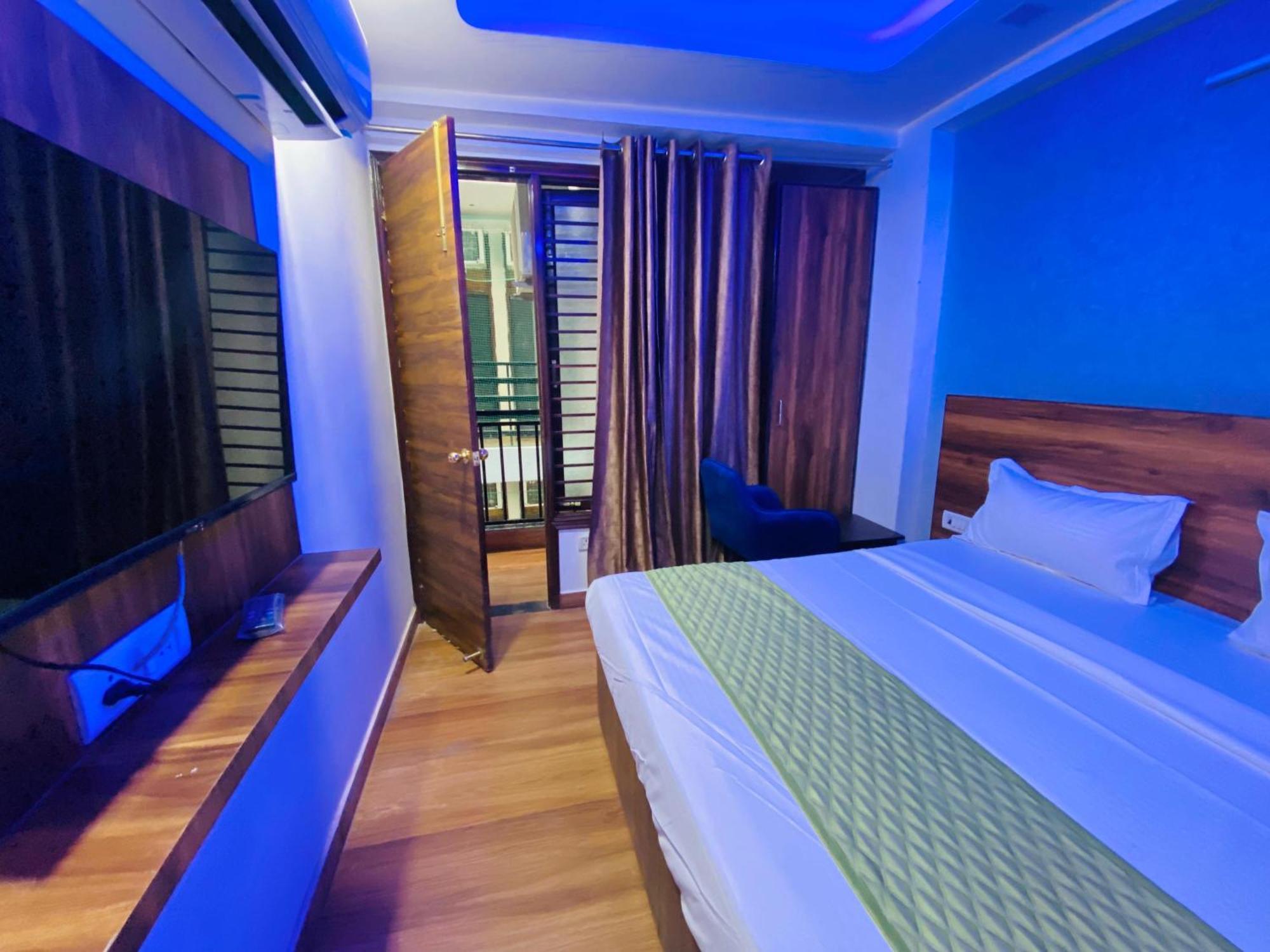 Surya International Bed and Breakfast Νέο Δελχί Εξωτερικό φωτογραφία