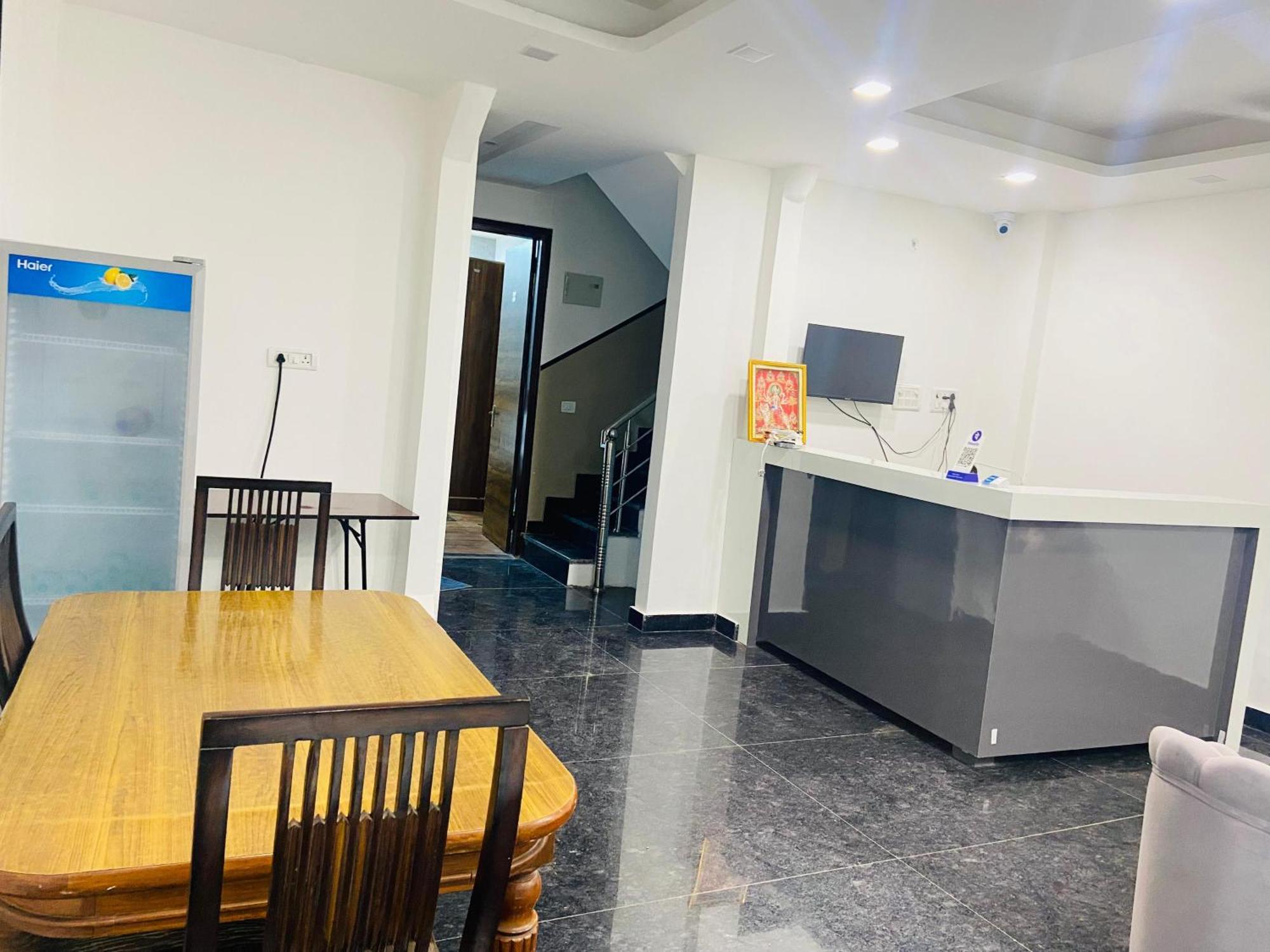 Surya International Bed and Breakfast Νέο Δελχί Εξωτερικό φωτογραφία