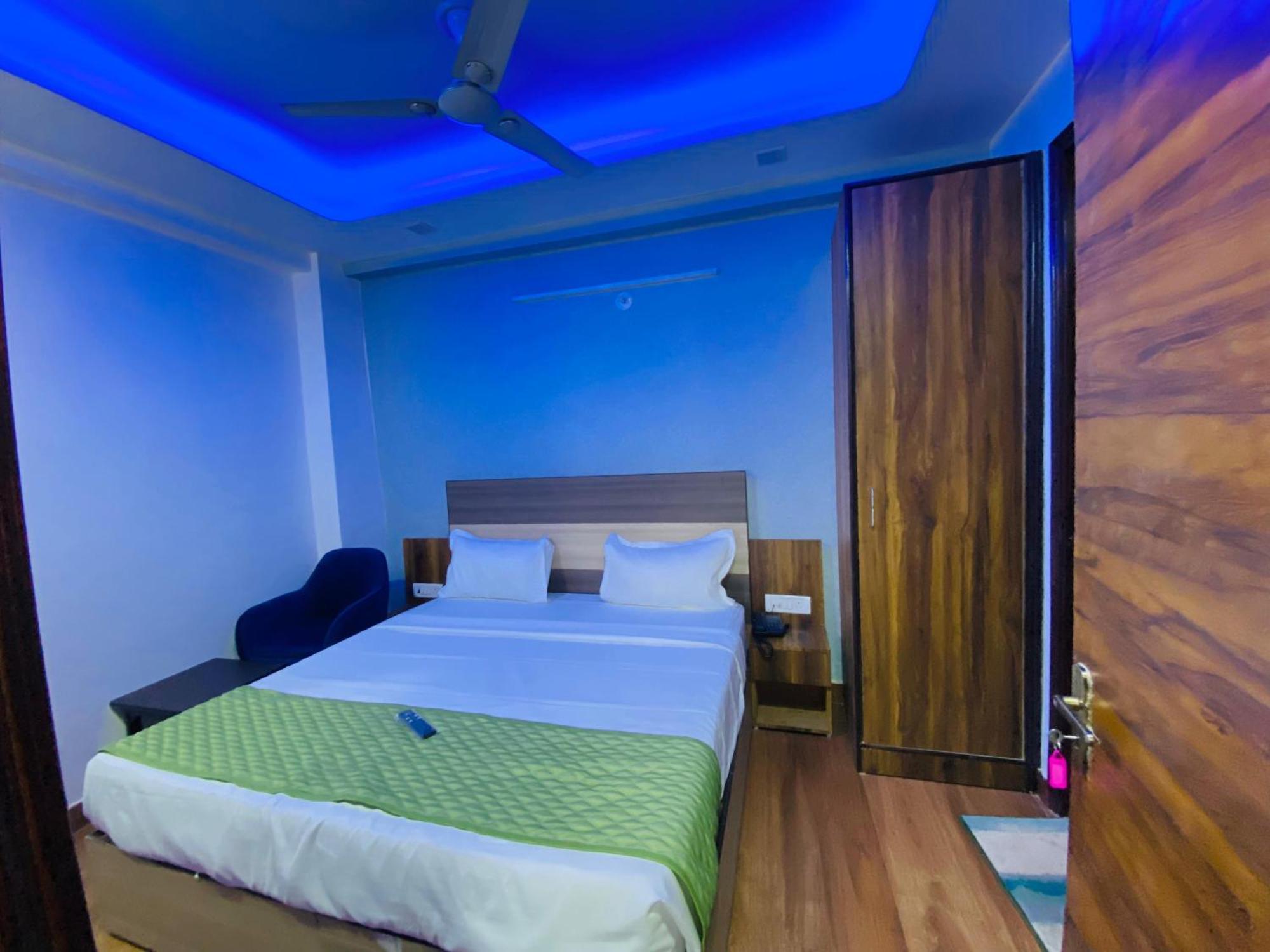 Surya International Bed and Breakfast Νέο Δελχί Εξωτερικό φωτογραφία
